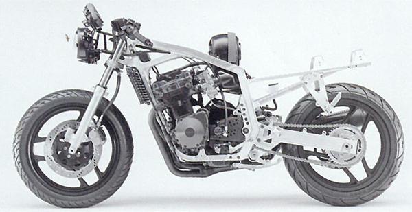 Suzuki GSX-R 750 Olejak golas naked